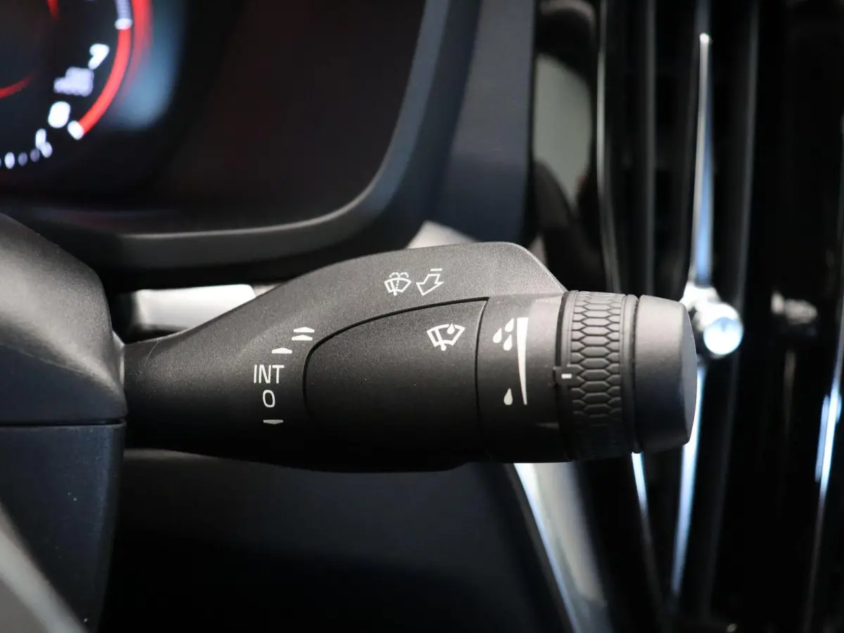 2.0 T4 R-Design | Trekhaak | Elektrische Stoelverstelling met Memory | Achteruitrijcamera |