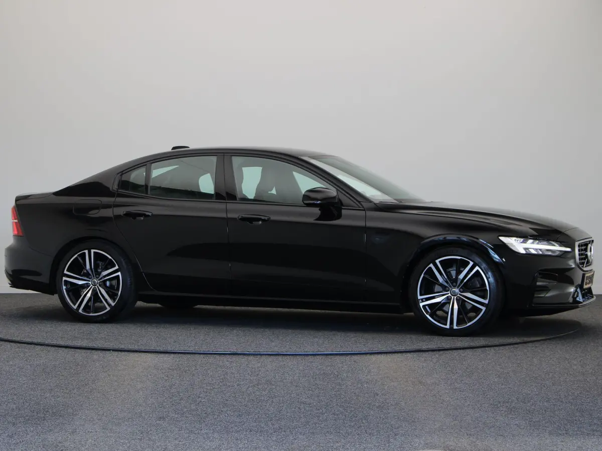 2.0 T4 R-Design | Trekhaak | Elektrische Stoelverstelling met Memory | Achteruitrijcamera |