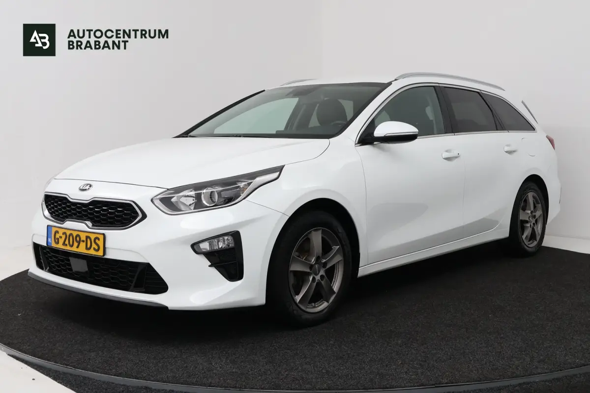 1.0 T-GDi DynamicPlusLine (STOEL/STUUR VERWARMING, NAVIGATIE, CAMERA, PARKEERSENSOREN)