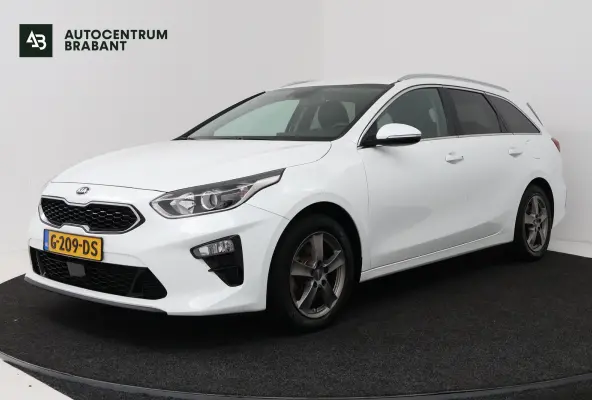 1.0 T-GDi DynamicPlusLine (STOEL/STUUR VERWARMING, NAVIGATIE, CAMERA, PARKEERSENSOREN)