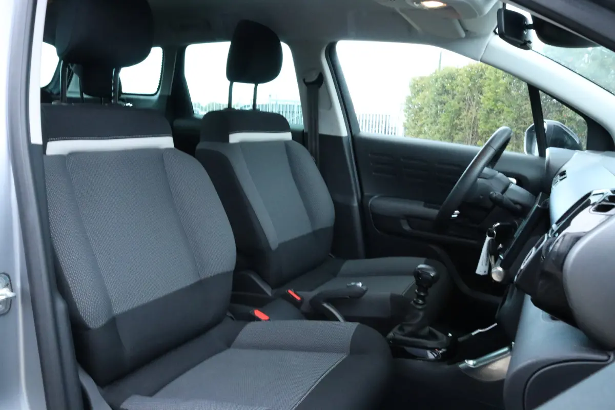1.2 Turbo Feel | Cruise Control | Camera | Navigatie | Carplay | Airco | LED
