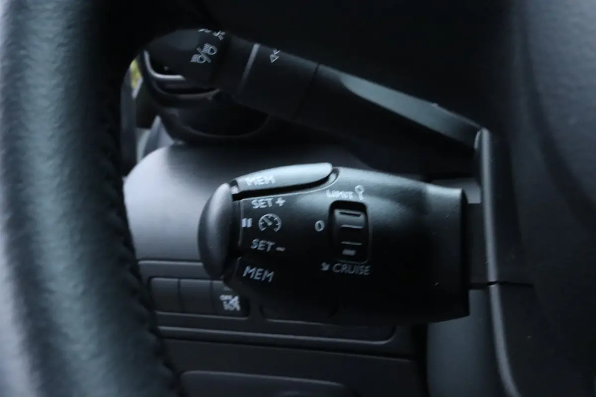 1.2 Turbo Feel | Cruise Control | Camera | Navigatie | Carplay | Airco | LED