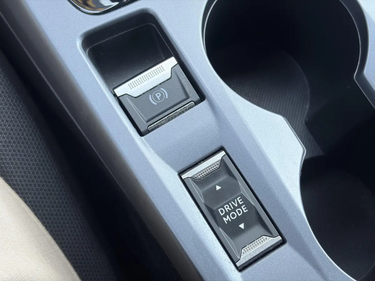 1.2 PureTech Allure ✓Recent beurt gehad✓D-riem vv in 06-2025✓360° Camera✓Draadloze telefoonlader✓Carplay✓Keyless✓Automaat✓Trekhaak✓Halfleder✓Navi✓Clima✓Cruise✓131p