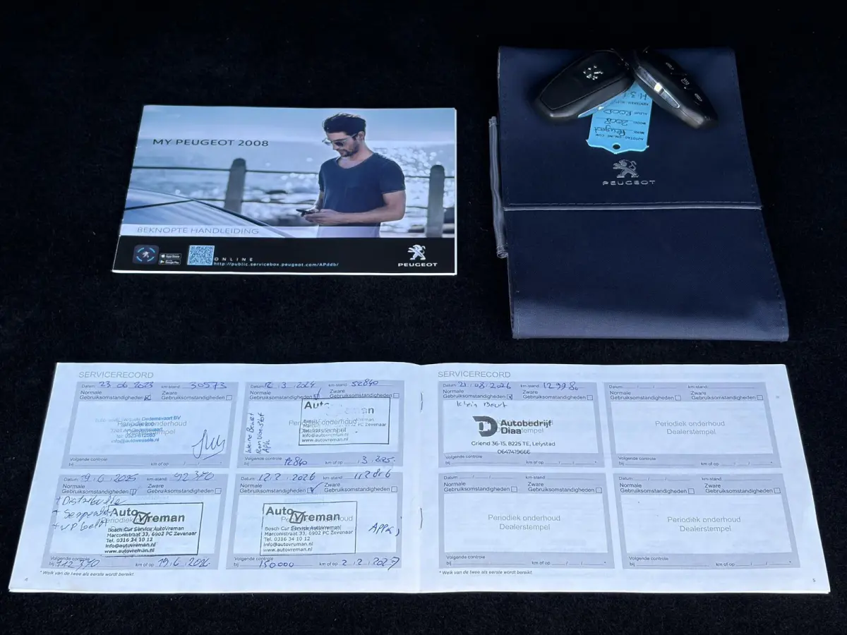1.2 PureTech Allure ✓Recent beurt gehad✓D-riem vv in 06-2025✓360° Camera✓Draadloze telefoonlader✓Carplay✓Keyless✓Automaat✓Trekhaak✓Halfleder✓Navi✓Clima✓Cruise✓131p