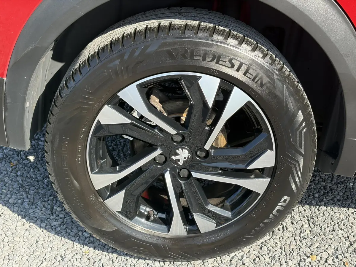 1.2 PureTech Allure ✓Recent beurt gehad✓D-riem vv in 06-2025✓360° Camera✓Draadloze telefoonlader✓Carplay✓Keyless✓Automaat✓Trekhaak✓Halfleder✓Navi✓Clima✓Cruise✓131p