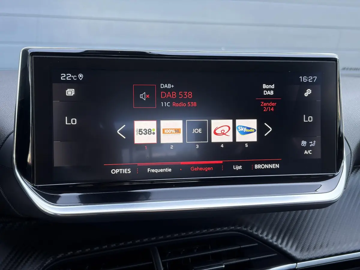1.2 PureTech Allure ✓Recent beurt gehad✓D-riem vv in 06-2025✓360° Camera✓Draadloze telefoonlader✓Carplay✓Keyless✓Automaat✓Trekhaak✓Halfleder✓Navi✓Clima✓Cruise✓131p
