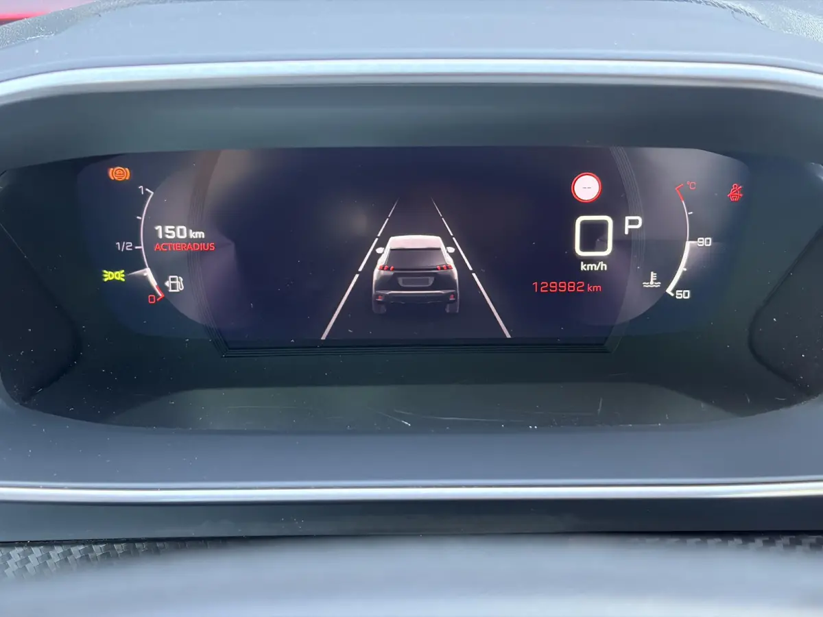 1.2 PureTech Allure ✓Recent beurt gehad✓D-riem vv in 06-2025✓360° Camera✓Draadloze telefoonlader✓Carplay✓Keyless✓Automaat✓Trekhaak✓Halfleder✓Navi✓Clima✓Cruise✓131p