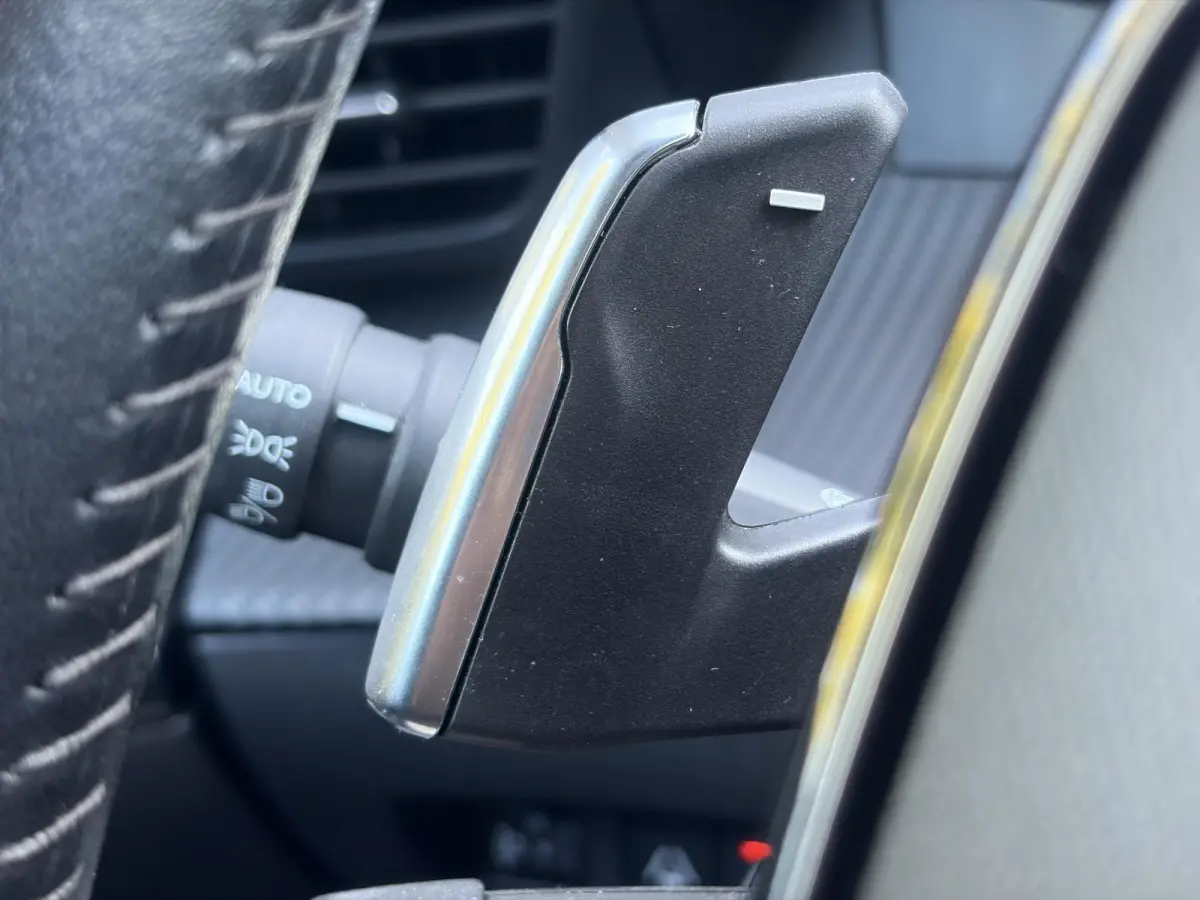 1.2 PureTech Allure ✓Recent beurt gehad✓D-riem vv in 06-2025✓360° Camera✓Draadloze telefoonlader✓Carplay✓Keyless✓Automaat✓Trekhaak✓Halfleder✓Navi✓Clima✓Cruise✓131p