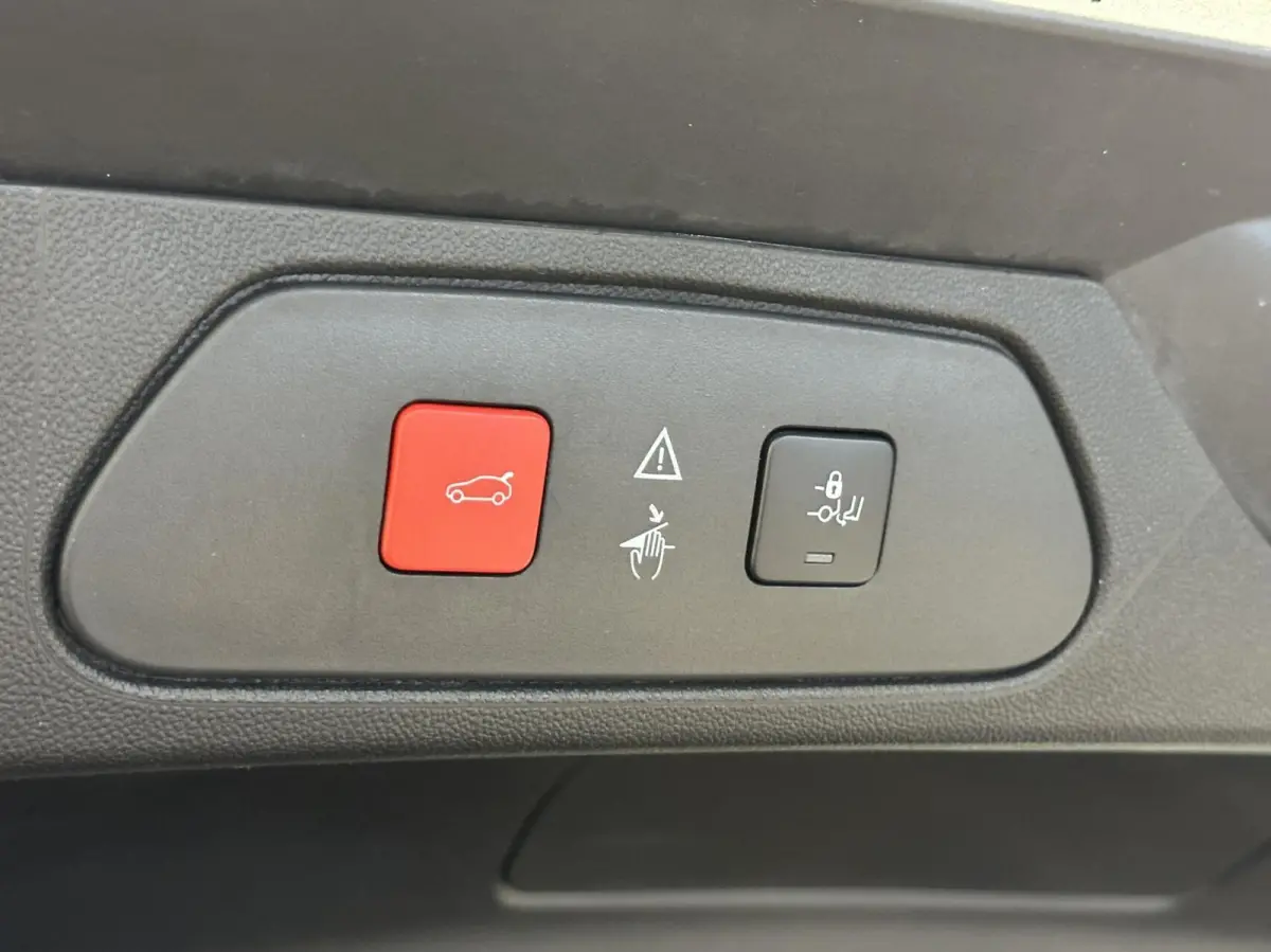 1.2 Turbo Innovationn TREKHAAK CAMERA CARPLAY NAVI.