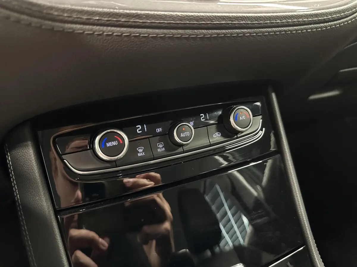 1.2 Turbo Innovationn TREKHAAK CAMERA CARPLAY NAVI.