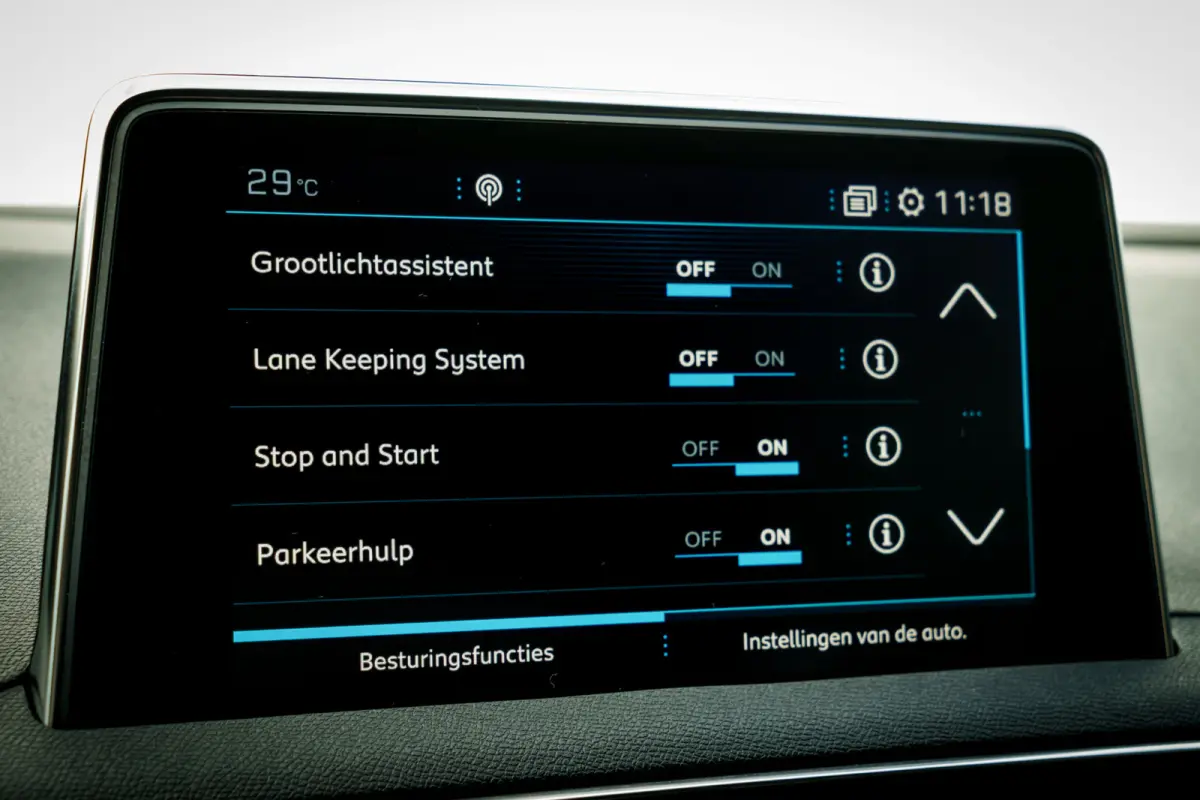 1.2 PureTech GT Line | LED | 3D-I-Cockpit | Afn. Trekhaak | Carplay | 19" LMV