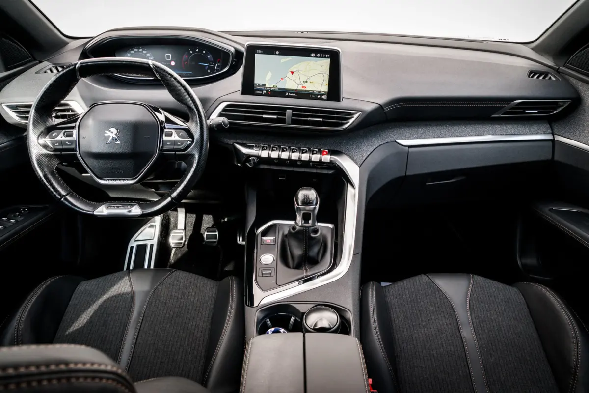 1.2 PureTech GT Line | LED | 3D-I-Cockpit | Afn. Trekhaak | Carplay | 19" LMV
