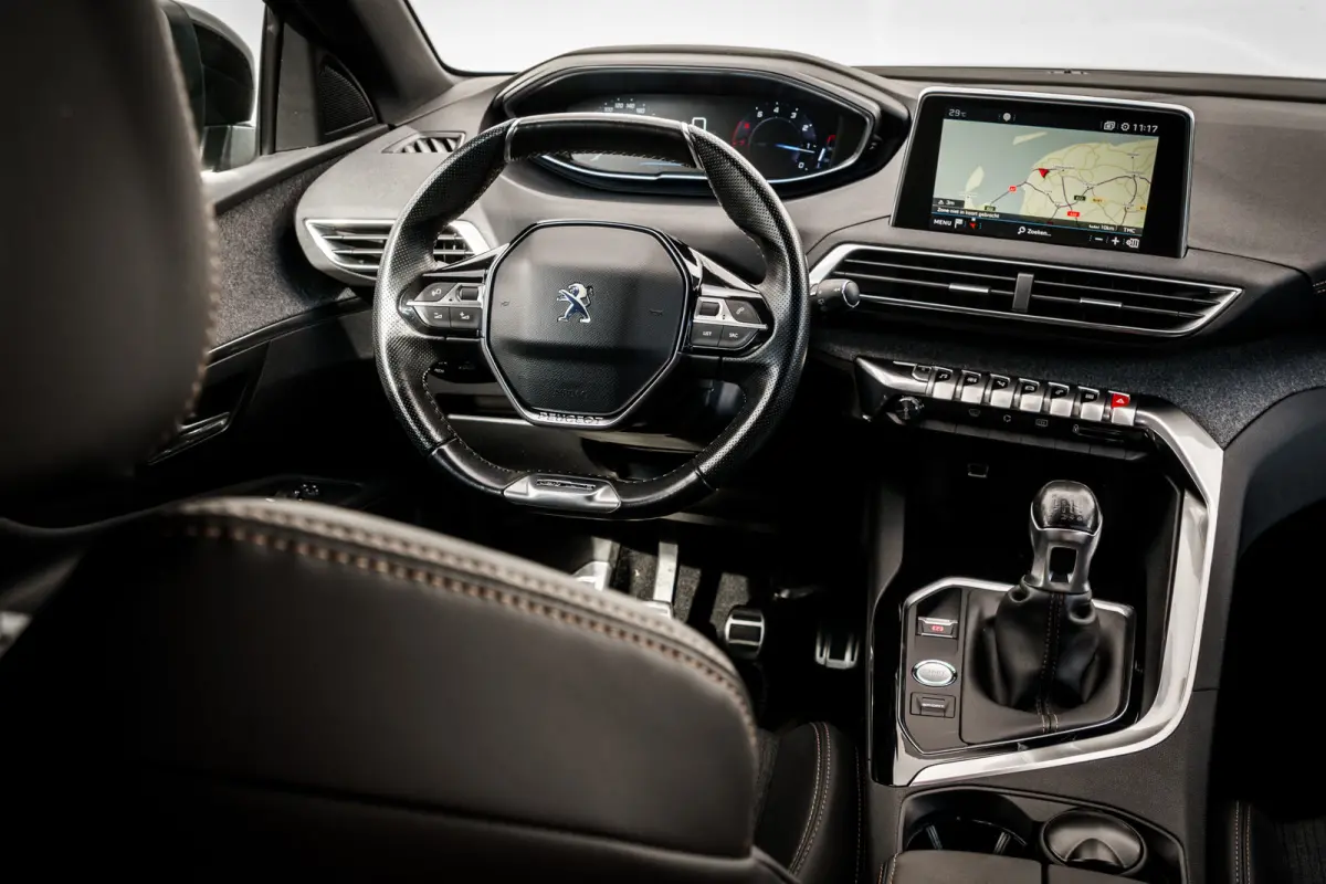 1.2 PureTech GT Line | LED | 3D-I-Cockpit | Afn. Trekhaak | Carplay | 19" LMV