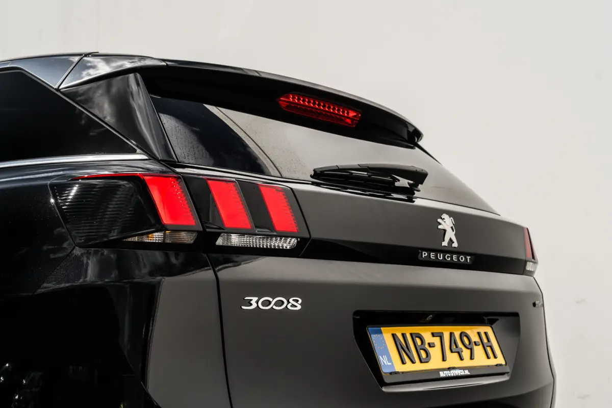 1.2 PureTech GT Line | LED | 3D-I-Cockpit | Afn. Trekhaak | Carplay | 19" LMV