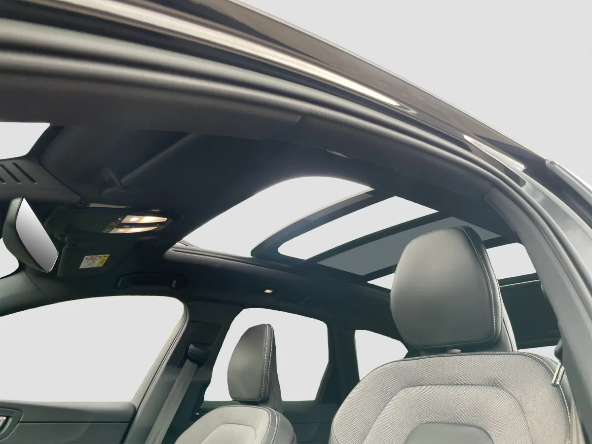 2.0 T6 Plug-in hybrid AWD Plus Dark Long Range | SOH 97% | Pano | Trekhaak | Stoelverwarming | Camera | Apple Carplay