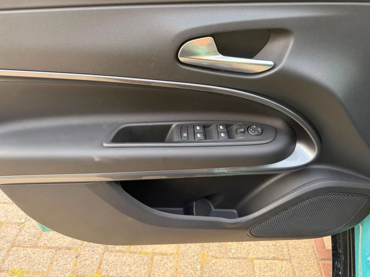 1.2 Hybrid Sport 145PK | Automaat | Leder/Alcantara | CarPlay | Massage | 2 jaar garantie