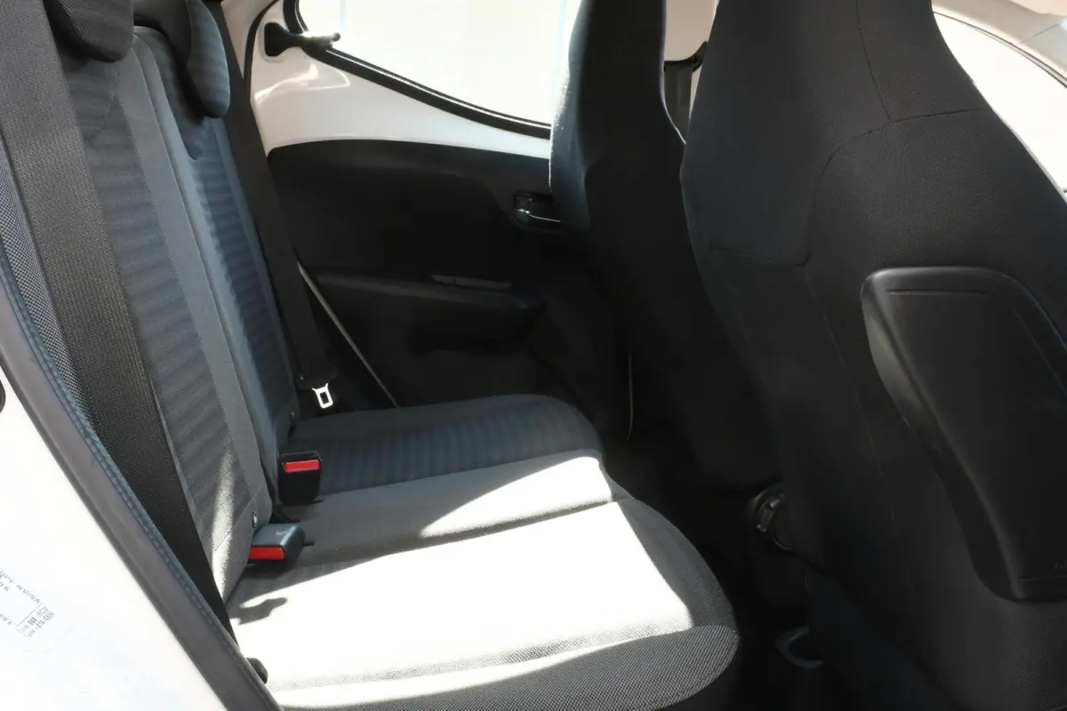 1.0 VVT-i x-play|AIRCO|CARPLAY|OPENDAK