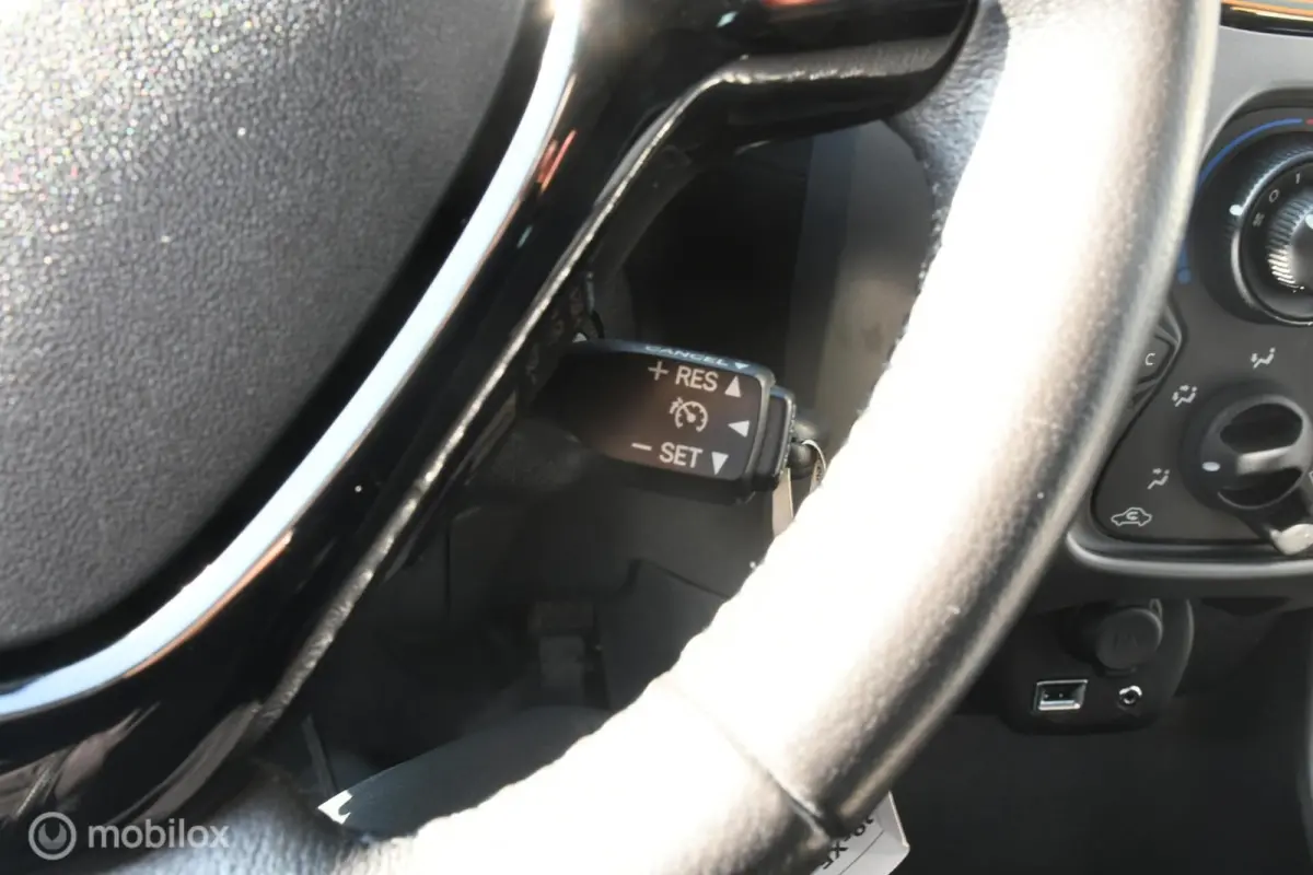 1.0 VVT-i x-play|AIRCO|CARPLAY|OPENDAK