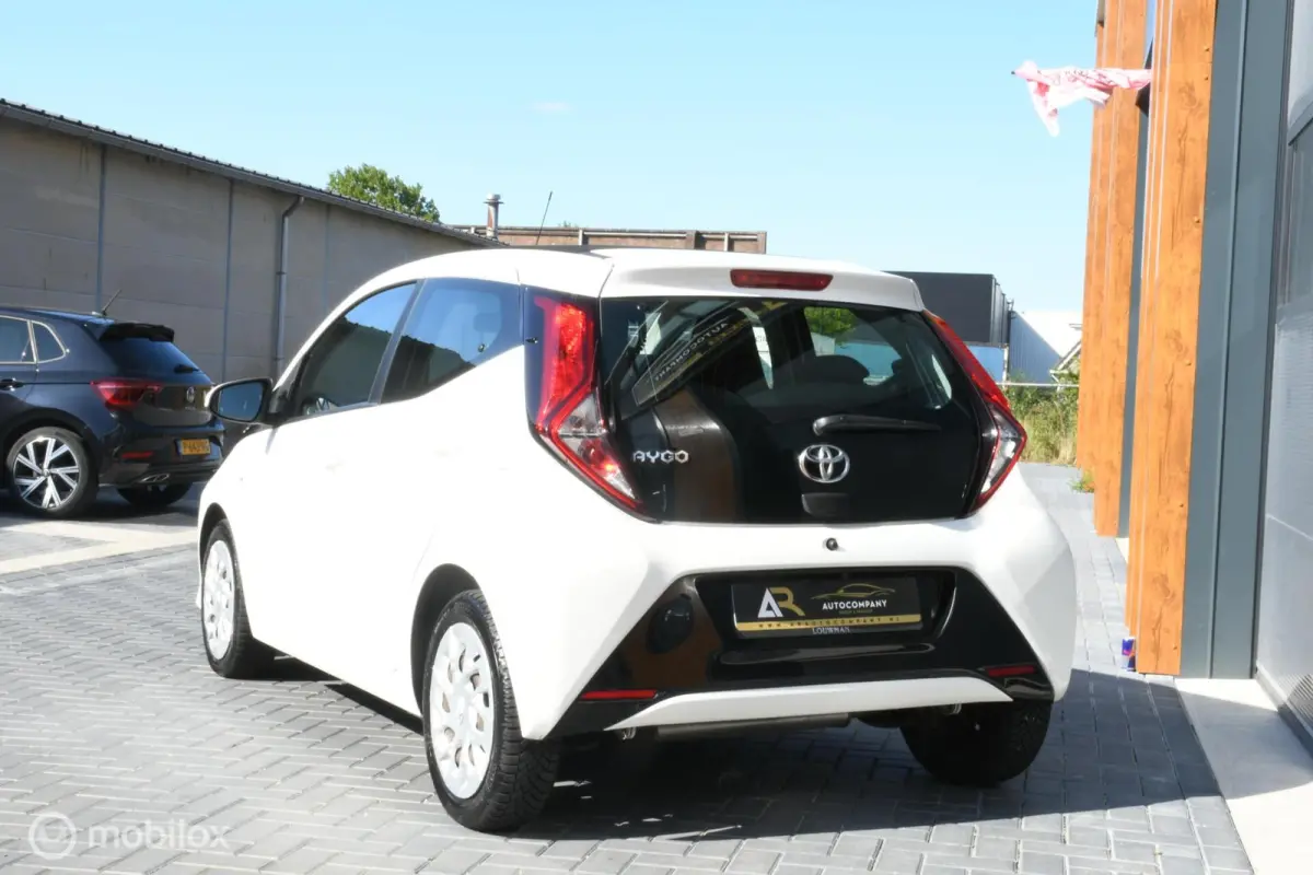 1.0 VVT-i x-play|AIRCO|CARPLAY|OPENDAK