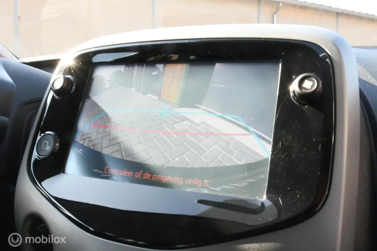 1.0 VVT-i x-play|AIRCO|CARPLAY|OPENDAK
