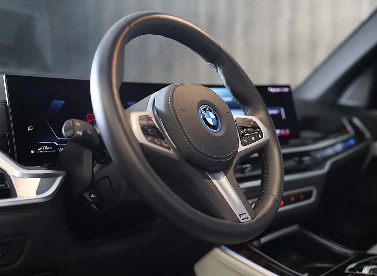 XDrive50e M Line / Head Up / Memory / Leder / HK / Open Pano / 360 Camera / Dode Hoek / Luchtvering / 22 Inch