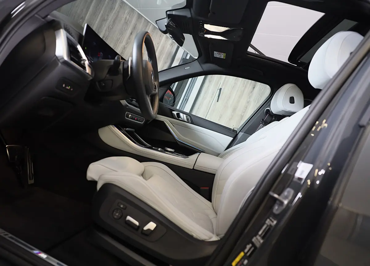 XDrive50e M Line / Head Up / Memory / Leder / HK / Open Pano / 360 Camera / Dode Hoek / Luchtvering / 22 Inch