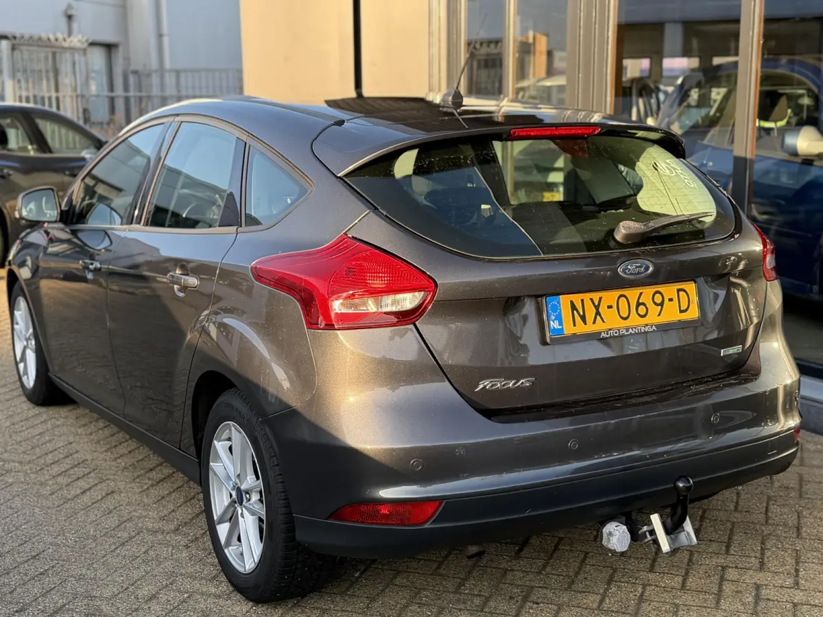 1.0 Lease Edition 125PK | 2e Eigenaar | NL AUTO | NAP | Trekhaak | Navigatie | Airco | Cruise Control | Parkeersensoren | Lichtmetalen Velgen | APK tot 04-05-2027 |