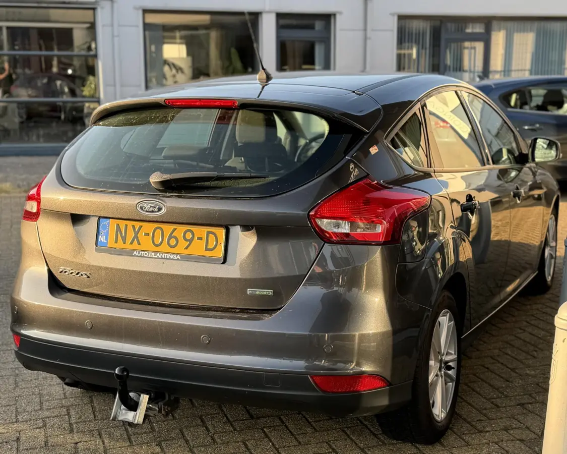 1.0 Lease Edition 125PK | 2e Eigenaar | NL AUTO | NAP | Trekhaak | Navigatie | Airco | Cruise Control | Parkeersensoren | Lichtmetalen Velgen | APK tot 04-05-2027 |