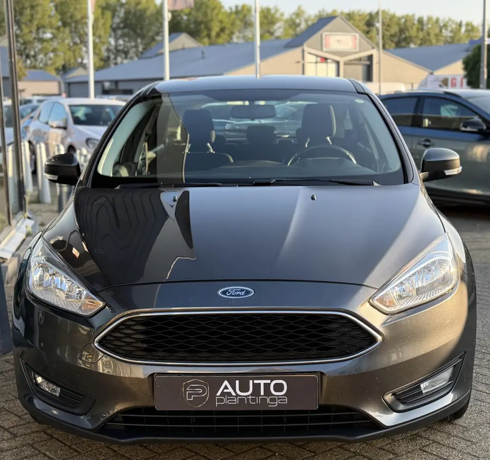 1.0 Lease Edition 125PK | 2e Eigenaar | NL AUTO | NAP | Trekhaak | Navigatie | Airco | Cruise Control | Parkeersensoren | Lichtmetalen Velgen | APK tot 04-05-2027 |