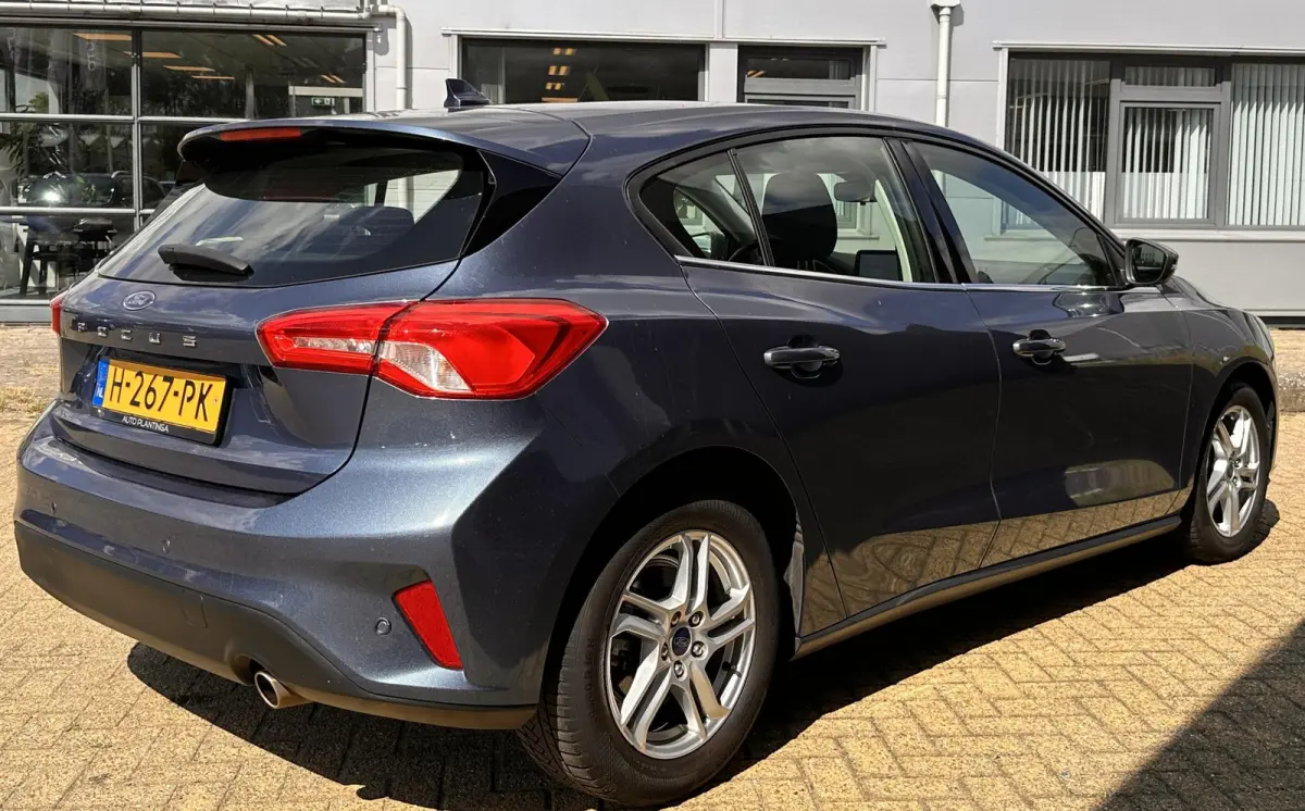 1.0 EcoBoost Trend Edition Business 125PK | NL AUTO | NAP | Onderhoudshistorie | Parkeersensoren Voor en Achter | Airco | Navigatie | Cruise Control | Lichtmetalen Velgen | 2 Sleutels |