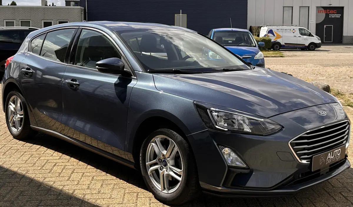 1.0 EcoBoost Trend Edition Business 125PK | NL AUTO | NAP | Onderhoudshistorie | Parkeersensoren Voor en Achter | Airco | Navigatie | Cruise Control | Lichtmetalen Velgen | 2 Sleutels |
