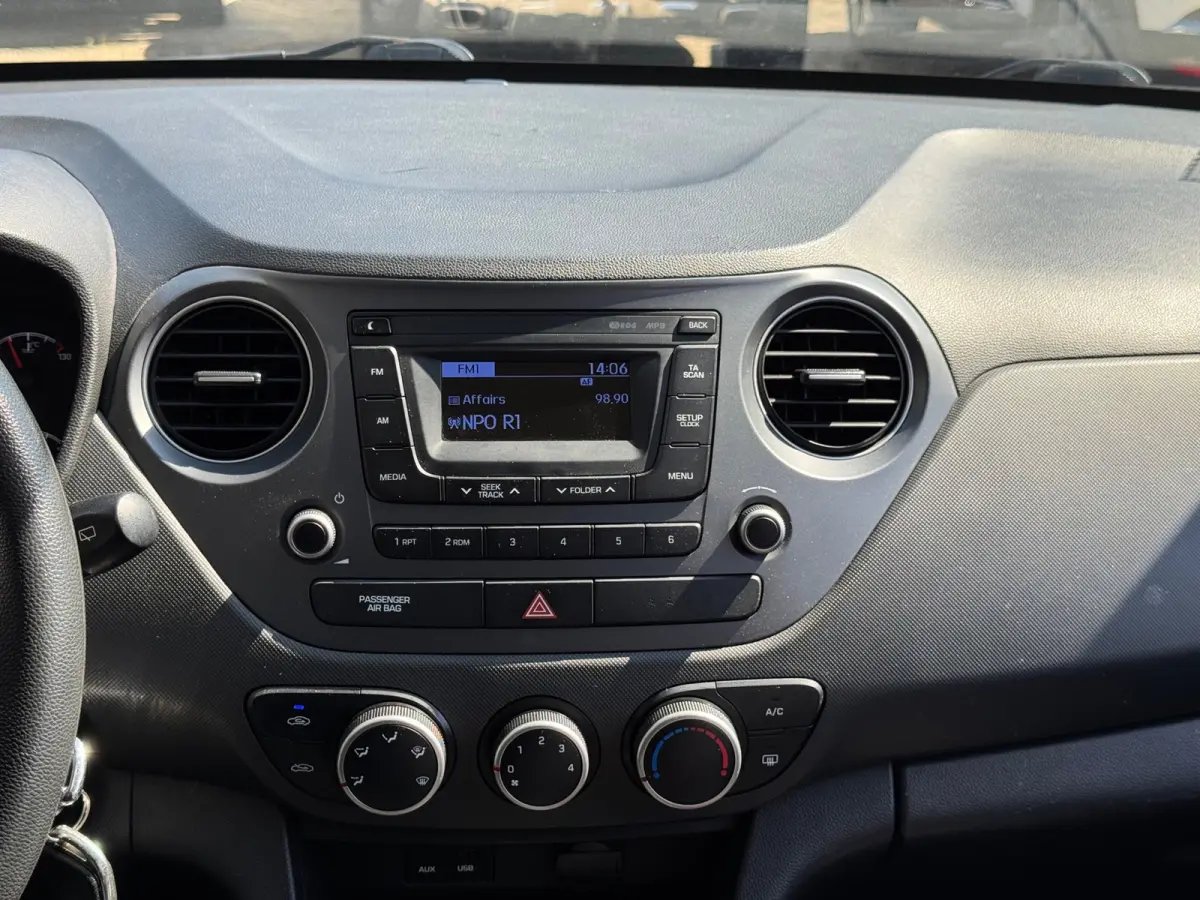 1.0i i-Motion Premium 2017 5drs AIRCO APK NAP!