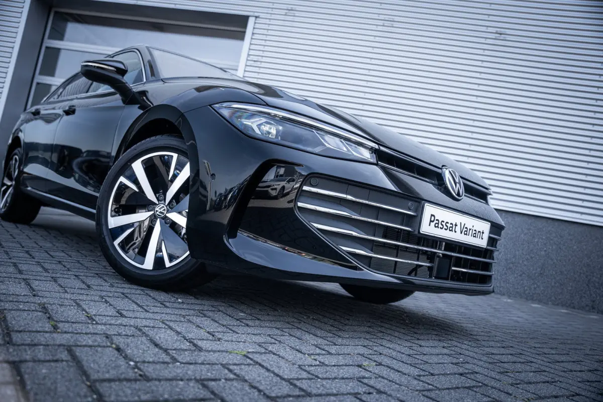 Business - eHybrid | 'App-Connect' draadloze smartphone integratie | Afstandscontrolesysteem (Front Assist) | Automatische afstandsregeling (Adaptive Cruise Control)