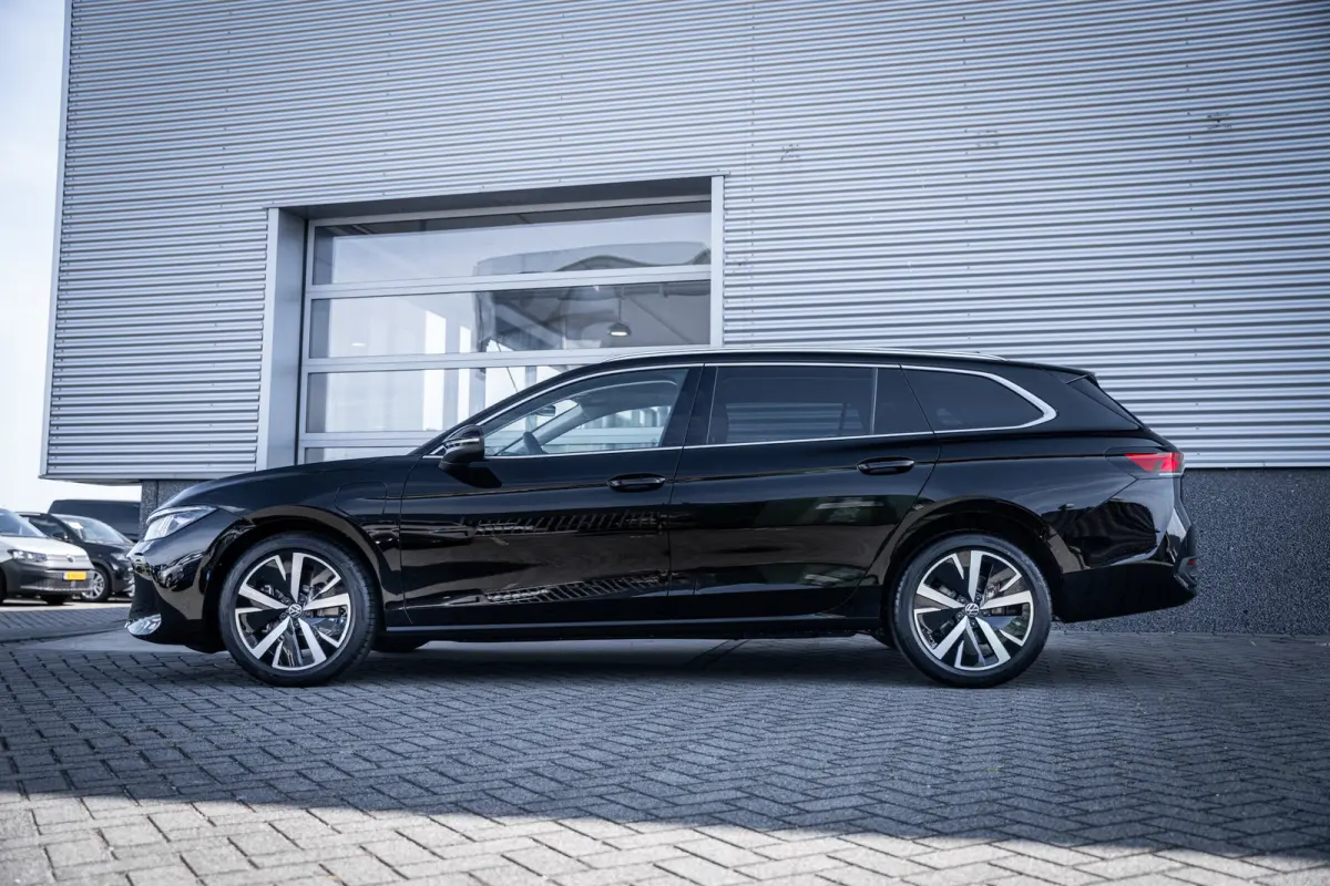 Business - eHybrid | 'App-Connect' draadloze smartphone integratie | Afstandscontrolesysteem (Front Assist) | Automatische afstandsregeling (Adaptive Cruise Control)