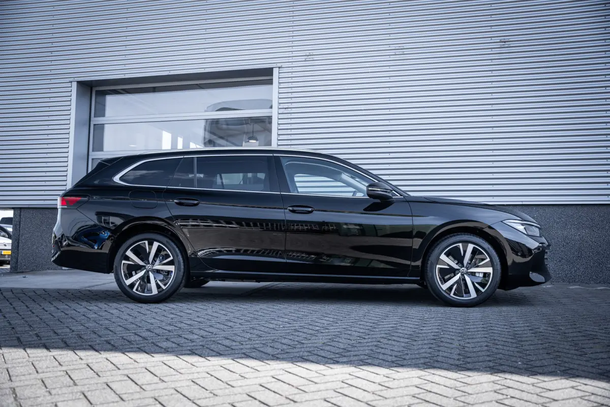 Business - eHybrid | 'App-Connect' draadloze smartphone integratie | Afstandscontrolesysteem (Front Assist) | Automatische afstandsregeling (Adaptive Cruise Control)
