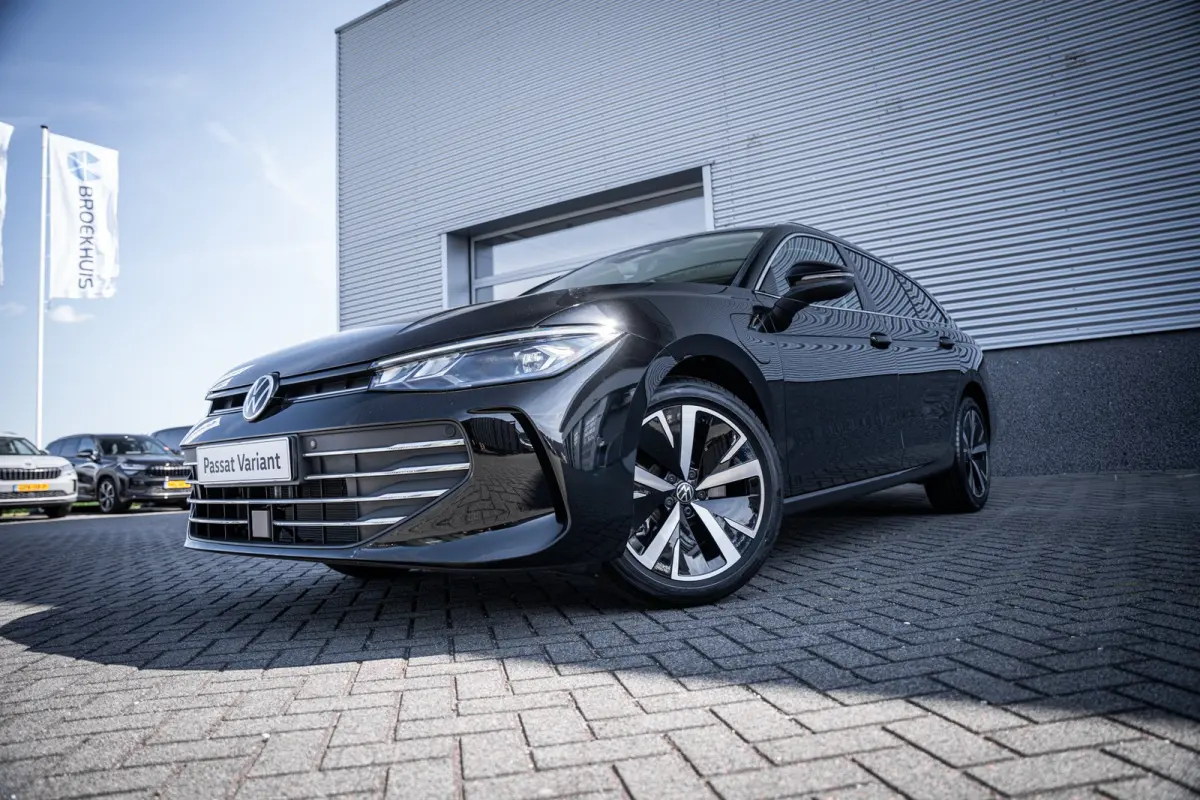 Business - eHybrid | 'App-Connect' draadloze smartphone integratie | Afstandscontrolesysteem (Front Assist) | Automatische afstandsregeling (Adaptive Cruise Control)