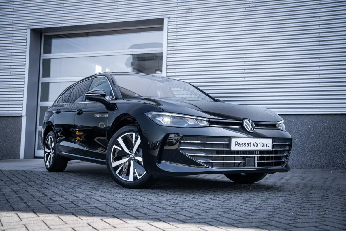 Business - eHybrid | 'App-Connect' draadloze smartphone integratie | Afstandscontrolesysteem (Front Assist) | Automatische afstandsregeling (Adaptive Cruise Control)
