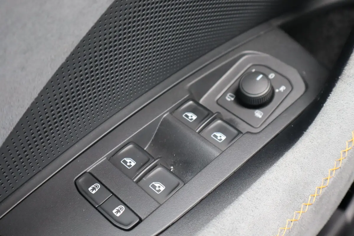 1.5 TSI MHEV Business Edition | Achteruitrijcamera | Crew Protect Assist | Cruise control met speedlimiter