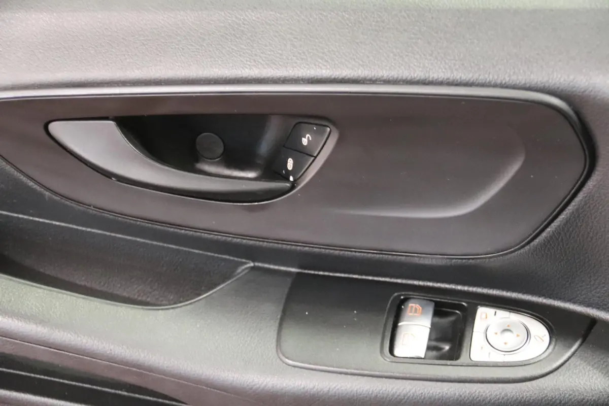 116 CDI AUTOMAAT DUBBELE SCHUIFDUR TREKHAAK
