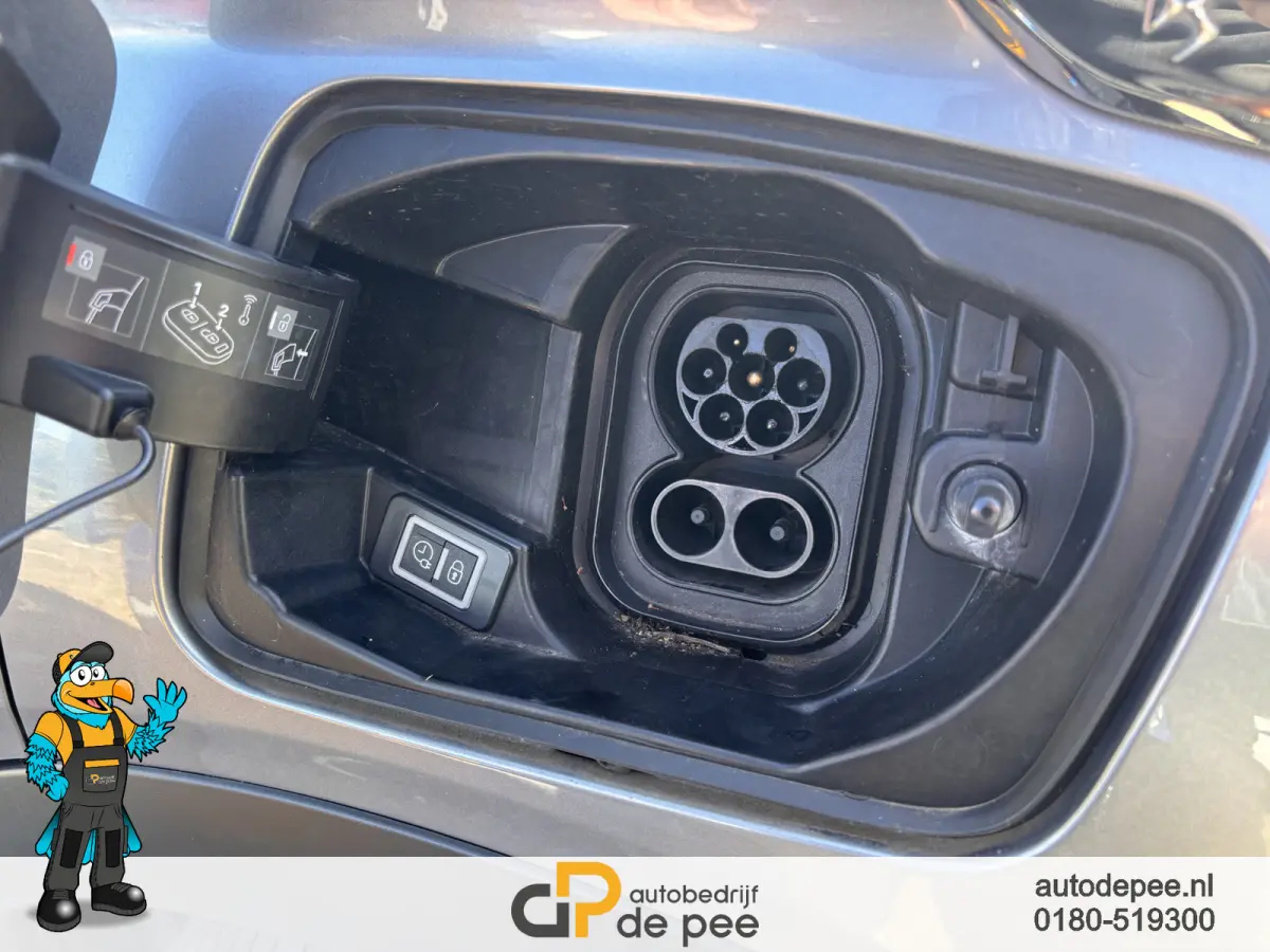 Rivoli 50 kWh GARANTIE/INCL.BTW/CCS/LEDER./SENS. V+A/CAMERA/STOELVERW/CRUISE/CLIMA/CARPLAY/LICHTMETAAL rijklaaprijs!