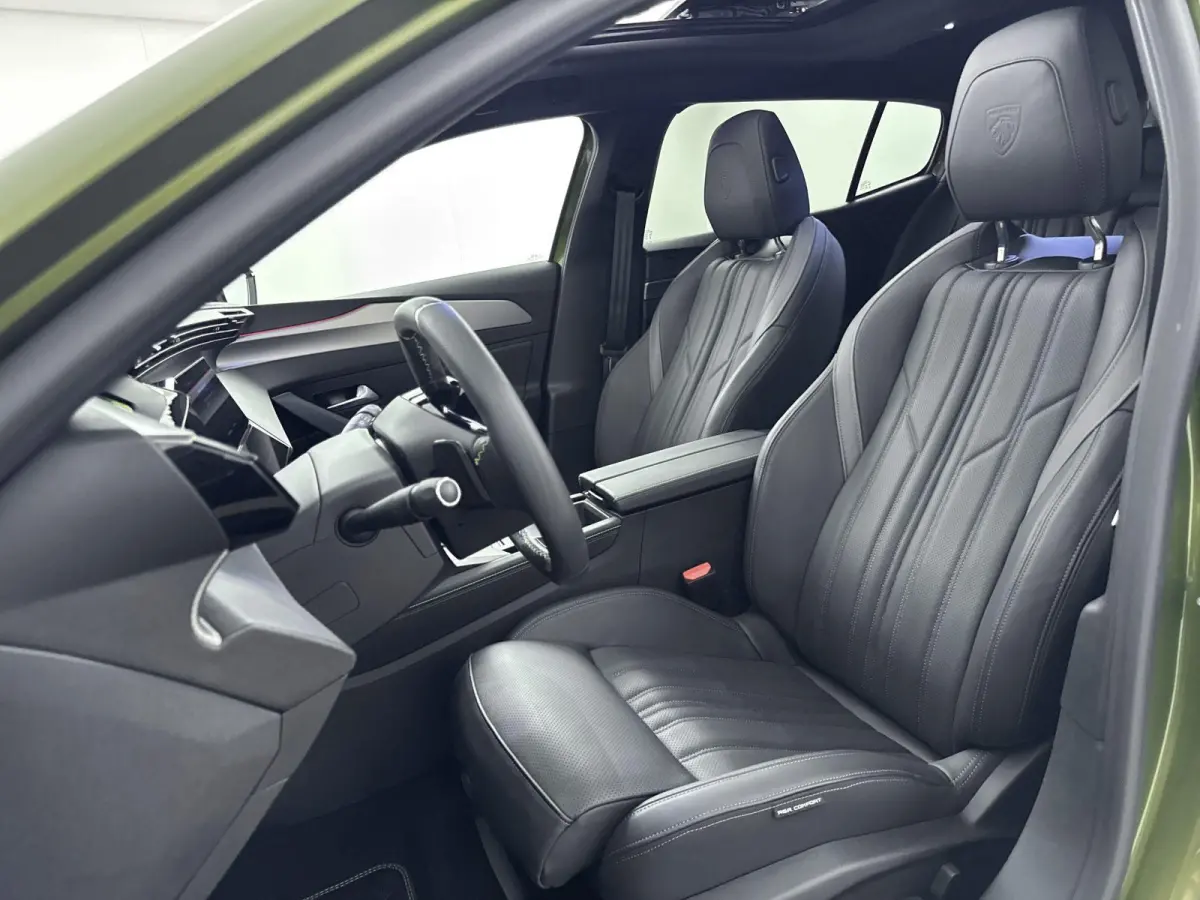 GT Exclusive 58 kWh 213pk | Demo deal! | Lederen bekleding | Schuif- / kanteldak | Adaptieve cruise control | Elektrische achterklep |