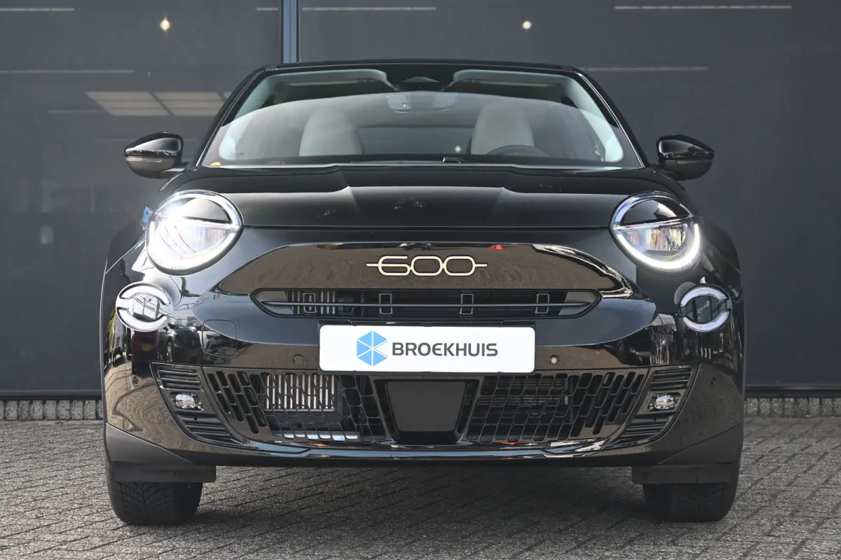1.2 Hybrid ICON 145pk VOORRAAD-ACTIE! | 8 Jaar Fabrieksgarantie | Carplay | Parkeersensoren | All-seasonbanden | LED