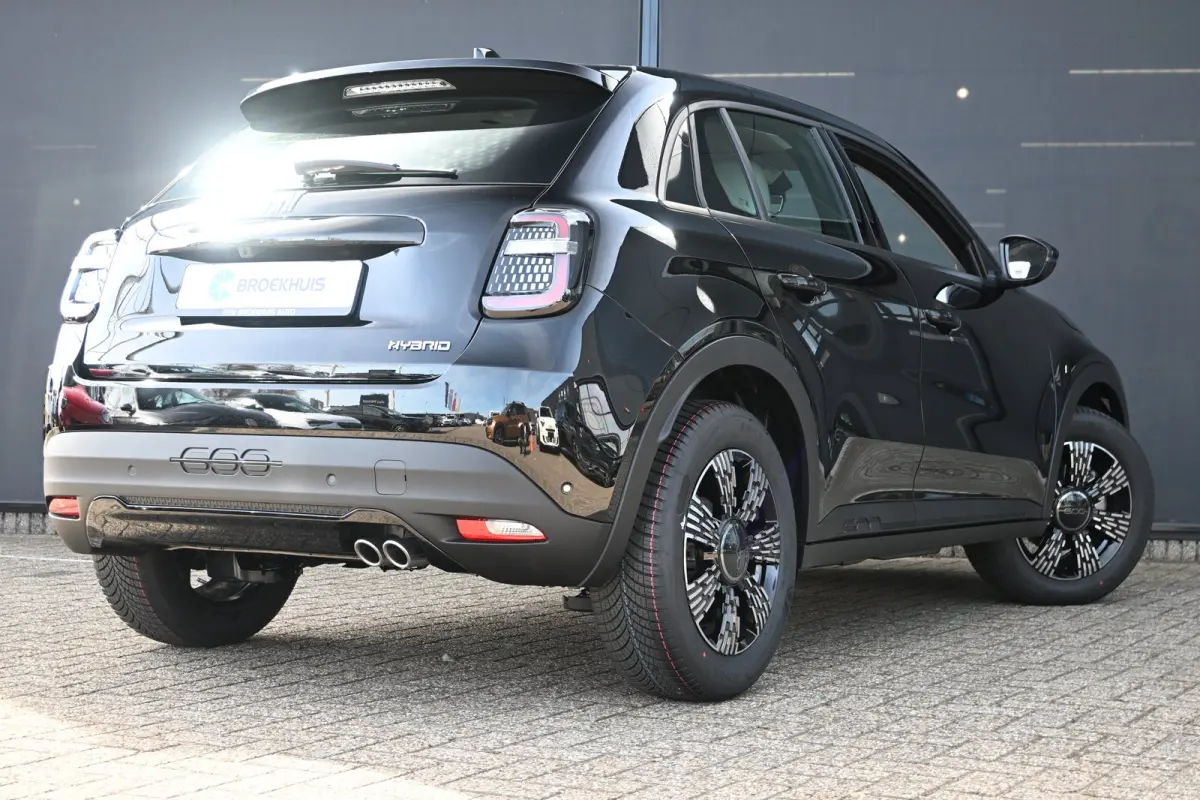 1.2 Hybrid ICON 145pk VOORRAAD-ACTIE! | 8 Jaar Fabrieksgarantie | Carplay | Parkeersensoren | All-seasonbanden | LED