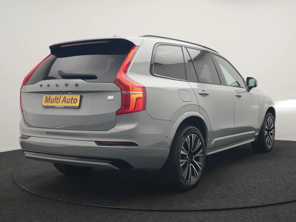 T8 Recharge AWD Plus Dark Long Range 7 Persoons PHEV 456pk Dealer O.H. | Trekhaak Af Fabriek | Panodak | Luchtvering | Adaptive Cruise | 360 Camera | Lederen Sportstoelen Memory & Verwarmd |