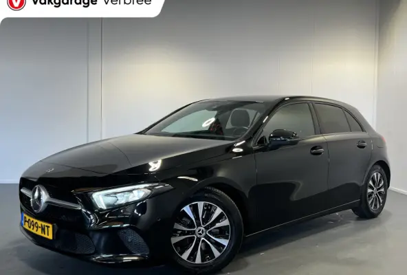 200 AMG Line | Navigatie/Android/Apple Carplay | LM Velgen 18" | Voorstoelen Verwarmd | Achteruitrijcamera | Cruise Control | AMG-Styling | Airco |