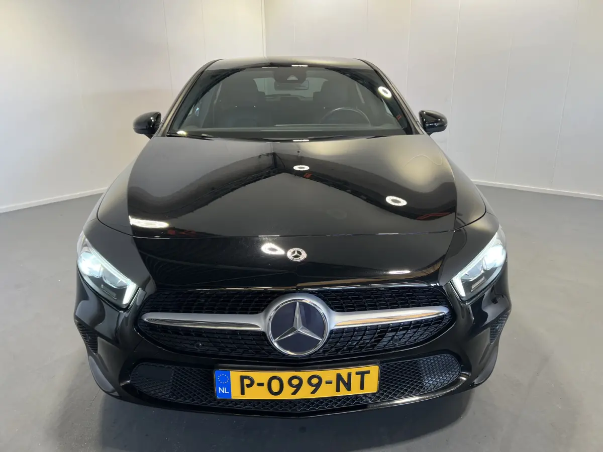 200 AMG Line | Navigatie/Android/Apple Carplay | LM Velgen 18" | Voorstoelen Verwarmd | Achteruitrijcamera | Cruise Control | AMG-Styling | Airco |