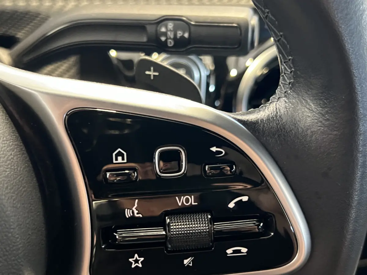200 AMG Line | Navigatie/Android/Apple Carplay | LM Velgen 18" | Voorstoelen Verwarmd | Achteruitrijcamera | Cruise Control | AMG-Styling | Airco |