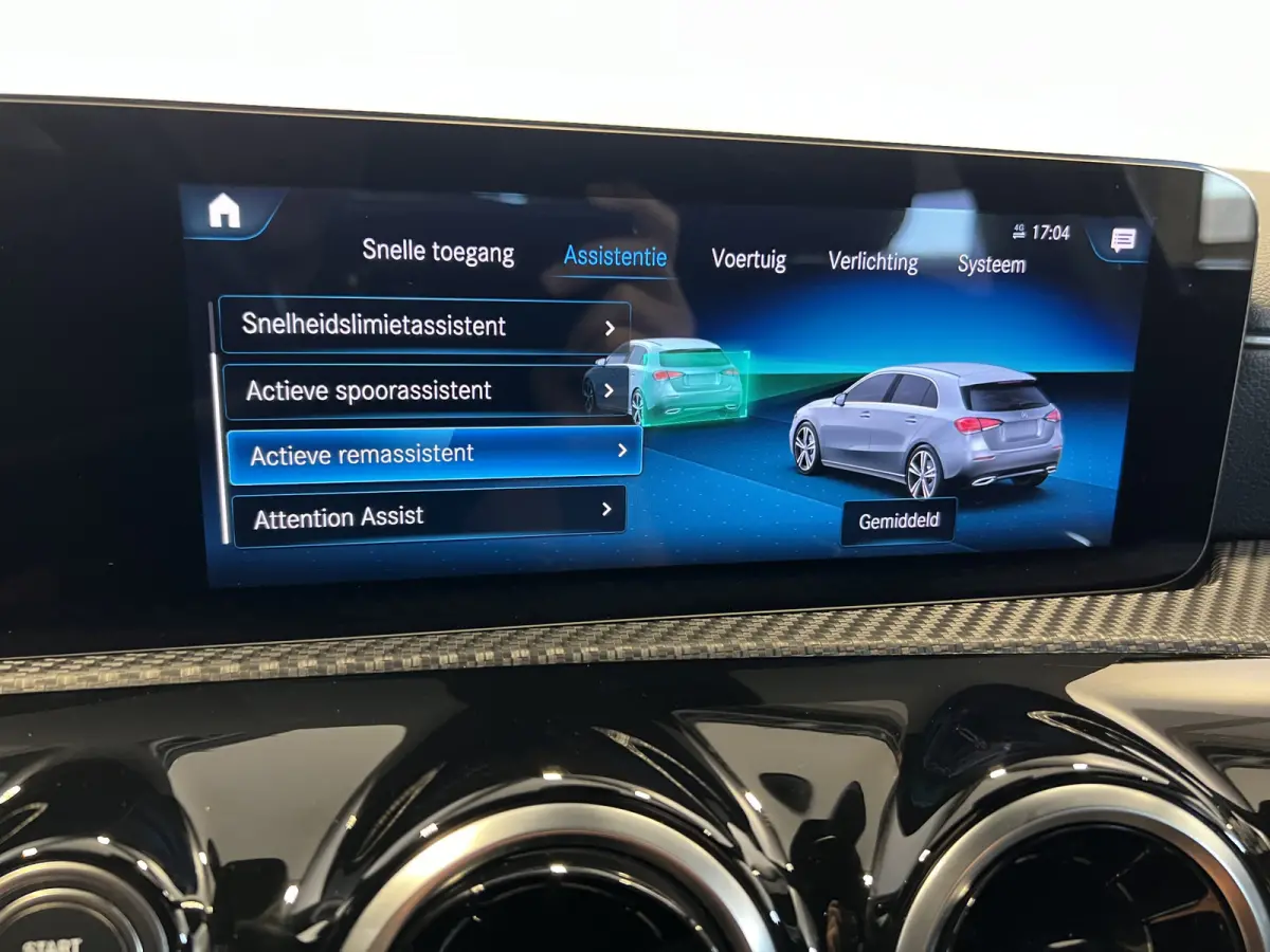 200 AMG Line | Navigatie/Android/Apple Carplay | LM Velgen 18" | Voorstoelen Verwarmd | Achteruitrijcamera | Cruise Control | AMG-Styling | Airco |