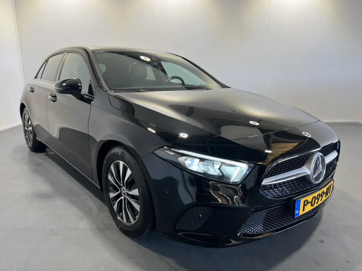 200 AMG Line | Navigatie/Android/Apple Carplay | LM Velgen 18" | Voorstoelen Verwarmd | Achteruitrijcamera | Cruise Control | AMG-Styling | Airco |