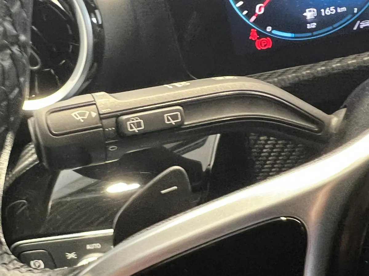 200 AMG Line | Navigatie/Android/Apple Carplay | LM Velgen 18" | Voorstoelen Verwarmd | Achteruitrijcamera | Cruise Control | AMG-Styling | Airco |